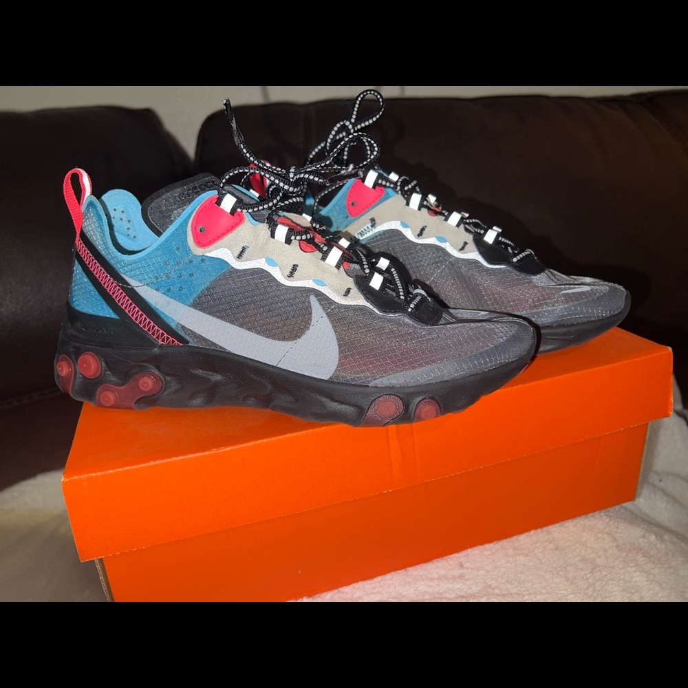 Nike React Element 87 Solar Red.